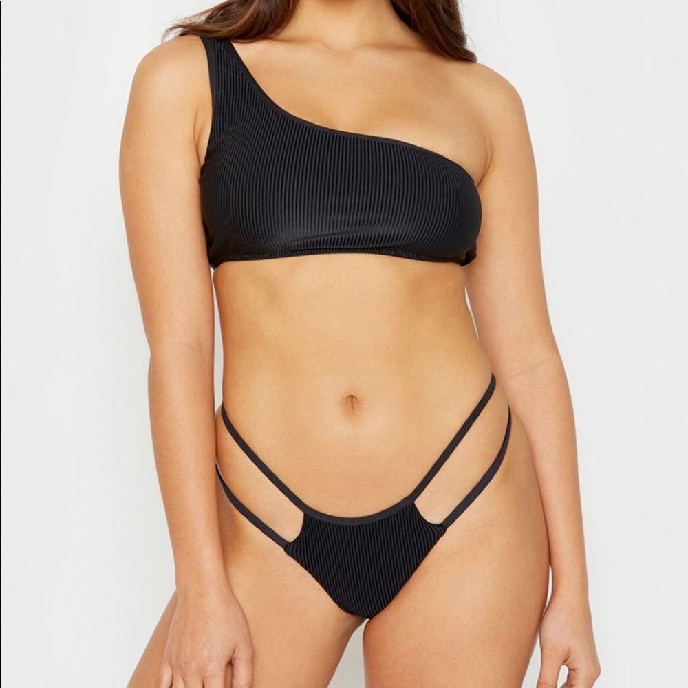 Frankies Swimsuit Set